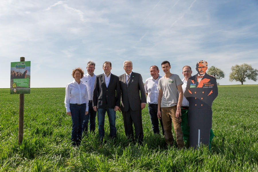 Andrack-Tour Raiffeisen Gruppenbild Geflügelhof