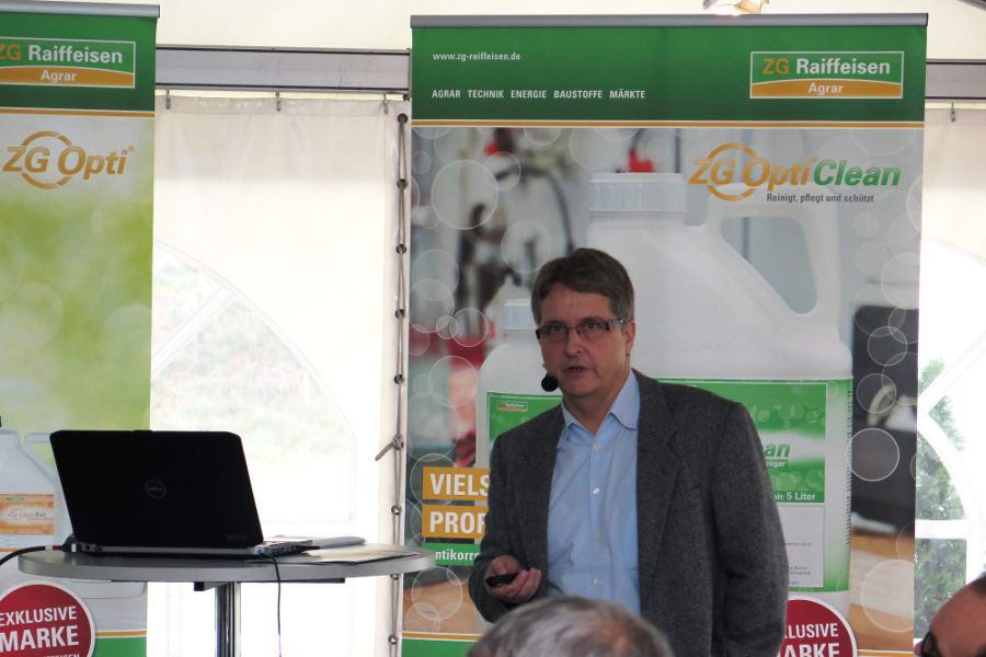 Auf den Ackerbaumessen der ZG Raiffeisen eG referiert Dr. Holger Flaig, vom Landwirtschaftlichen Technologiezentrum Augustenberg, über den Klimawandel und die Folgen für die Landwirtschaft.