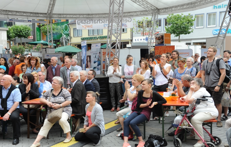 Gute Stimmung auf dem Kiliansplatz in Heilbronn.