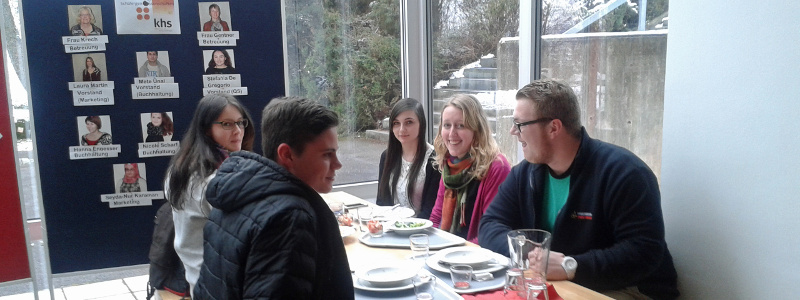 Die Schüler der Schülergenossenschaft Donaueschingen machen Mittagspause.