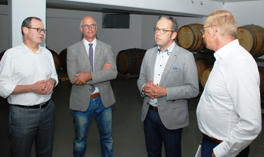 DRV-Holzenkamp Tour bei den Oberkirchner Winzern