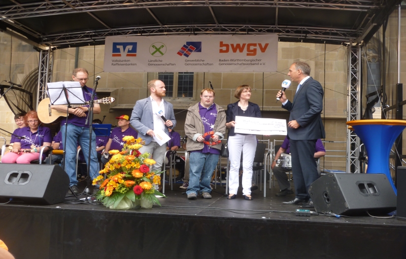 Volksbanken und Raiffeisenbanken spendeten für regionale Projekte.