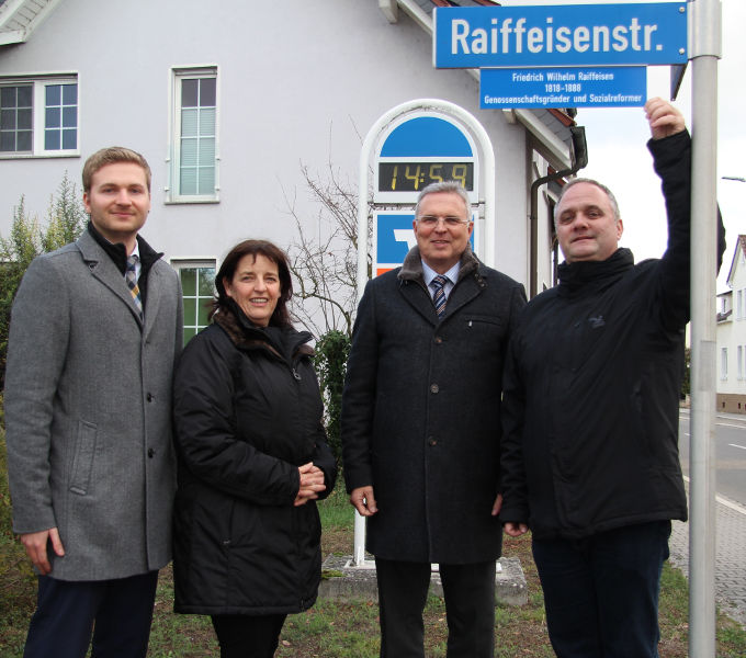 VB Bruhrain-Kraich-Hardt eG Straßenschild Raiffeisen