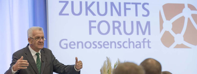 Winfried Kretschmann, Ministerpräsident von Baden-Württemberg, spricht auf dem Zukunftsforum im GENO-Haus Stuttgart