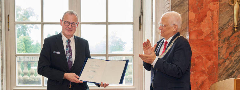 Uni Hohenheim verleiht die Ehrendoktorwürde an Dr. Glaser, BWGV