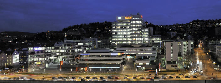 GENO-Haus-Areal bei Nacht in Stuttgart