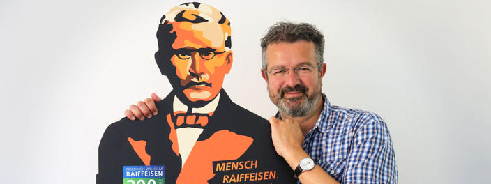 Manuel Andrack wandert im Raiffeisenjahr 2018 auf Raiffeisens Spuren