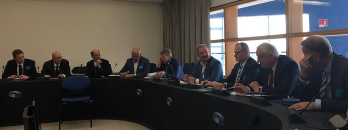 Mitglieder desd Europäischen Parlaments im Gespräch mit Vertretern baden-württembergischer Genossenschaften und BWGV-Präsident Dr. Roman Glaser