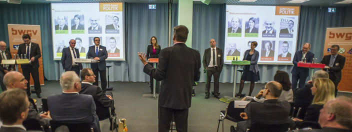 Plenum beim GENO-Forum Politik mit Vertratern aus Genossenschaften