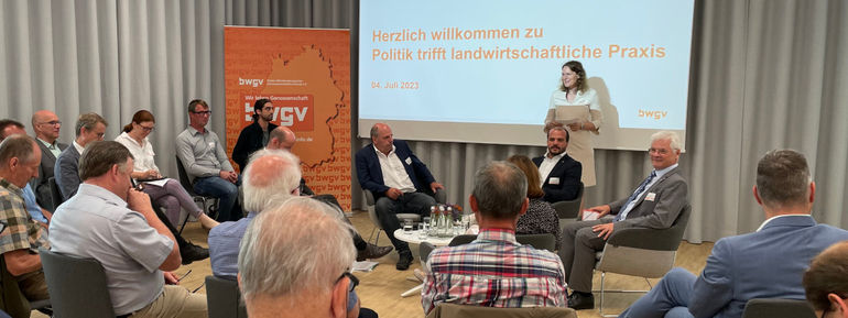 Teilnehmer der Veranstaltung "Politik trifft landwirtschaftliche Praxis"